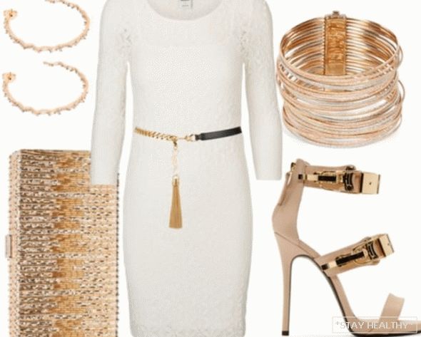 белое rochie с золотыми аксессуарами, фото