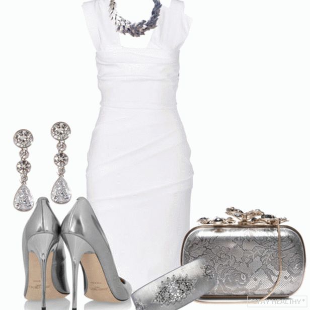 белое rochie с серебрянными аксессуарами, фото