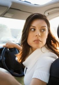cum o femeie poate învăța să conducă o mașină