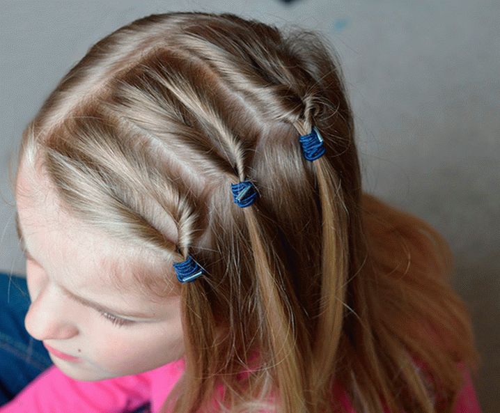 Coafuri pentru copii pentru fete, în fiecare zi, în 5 minute pe părul mediu