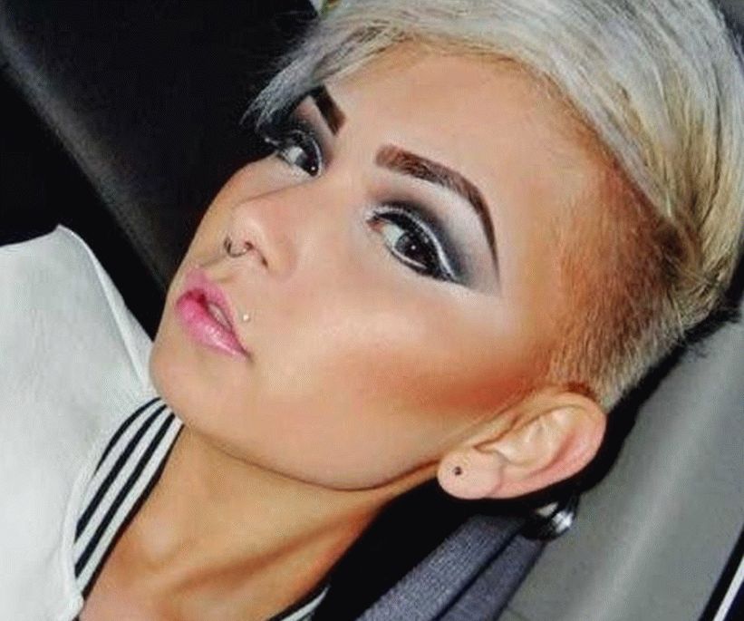 Pixie blond